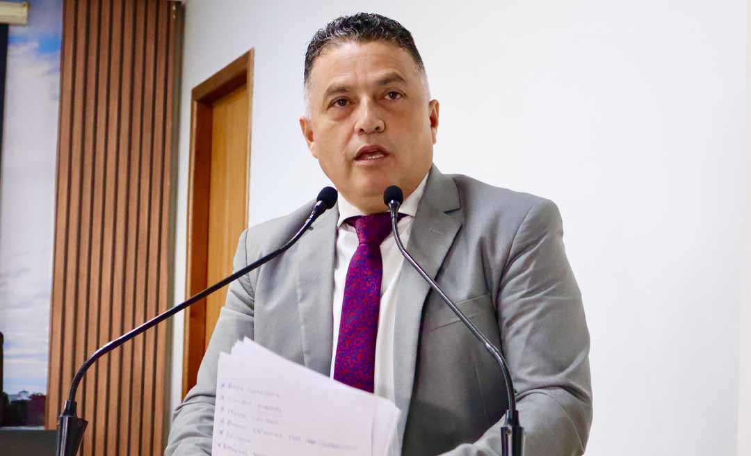 Vereador Eber Machado protocola documento na Câmara abrindo mão de fazer cursos de capacitação fora do Estado