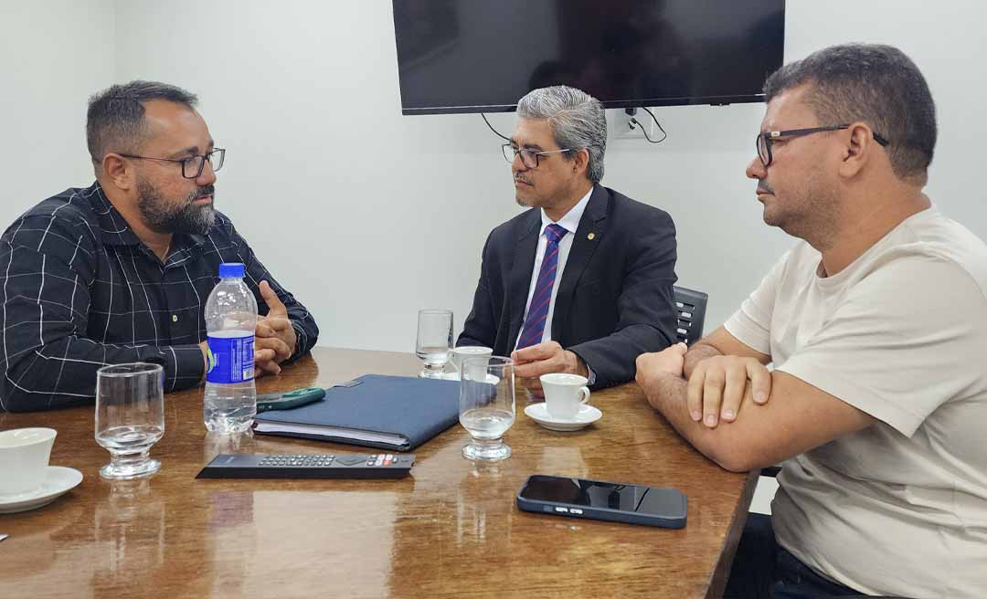 Sucesso em Cruzeiro do Sul, Programa Abrindo Portas para o Primeiro Emprego chega a Feijó com emenda de Edvaldo