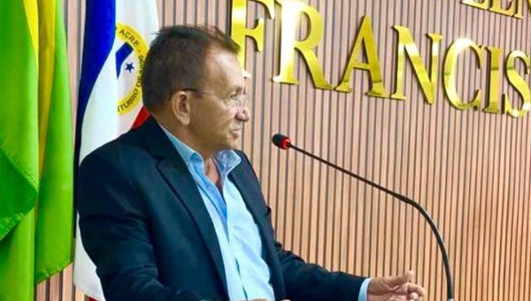 Vereador Raimundo do Posto destaca participação no FECLAM e denuncia comércio ilegal em frente ao Mercado Municipal