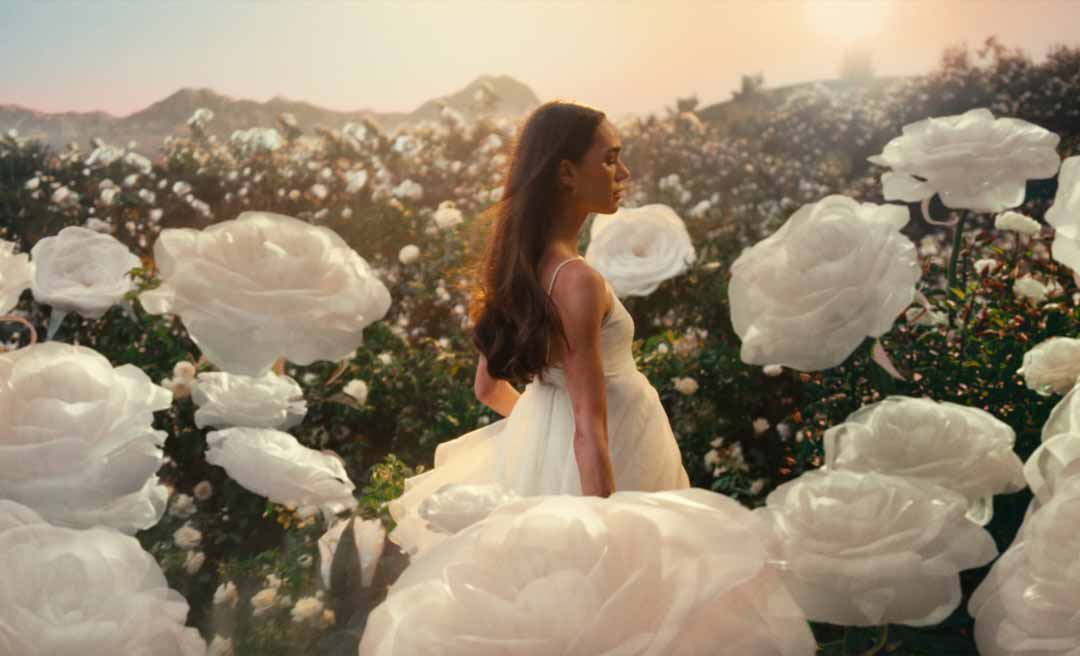 Campanha da Natura: "Aura Alba" Celebra a Exuberância Feminina