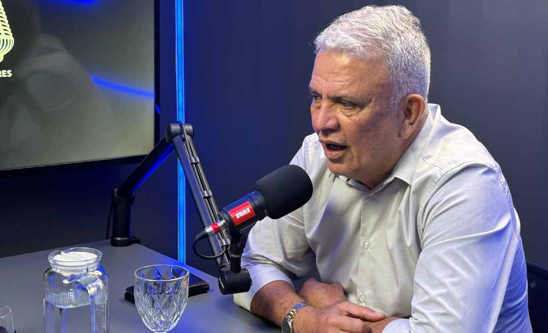 “Sou de centro, não sou da esquerda”, diz Petecão no Papo Informal