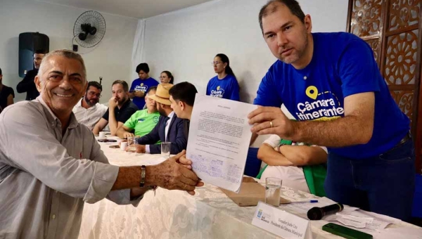 Com presença massiva da comunidade, Legislativo municipal de Rio Branco realiza 1ª edição da Câmara Itinerante na Baixada da Sobral