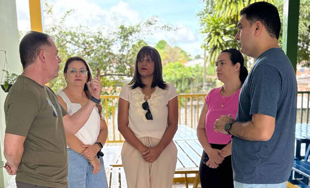 Vereador Samir Bestene visita obras de ampliação de escola no Conjunto Esperança ao lado do secretário de Educação de Rio Branco