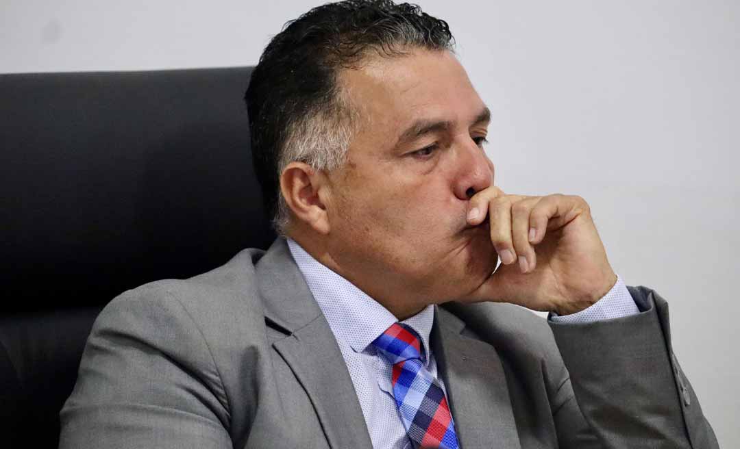 “Se estão com medo, é porque estão devendo alguma coisa!”, dispara Eber Machado após ter requerimento rejeitado por base do prefeito Bocalom