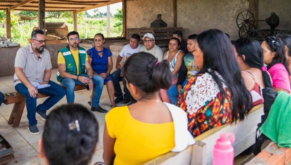 Alan Rick visita comunidade prejudicada após prefeitura de Rio Branco devolver emenda de R$ 1 milhão para Casas de Farinha