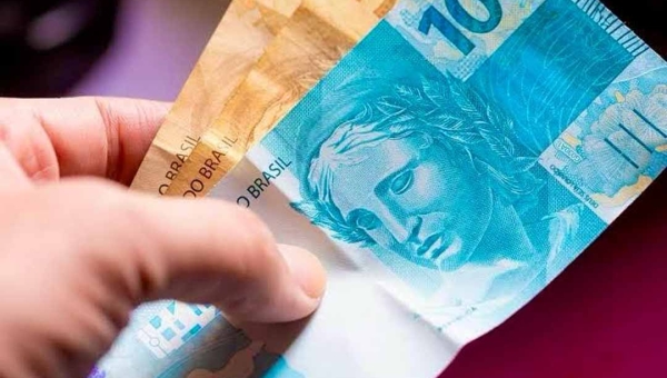 Com reajuste de 7,37% salário mínimo de R$ 1.630 é proposto para 2026; projeção de aumento é de menos de R$ 2 mil até 2029