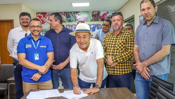 Prefeitura de Rio Branco firma contrato para construção de 348 moradias populares: “Nosso objetivo é tirar famílias das áreas de risco!”