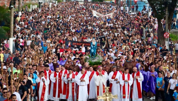 Semana Santa: Milhares de fiéis participam da Procissão do Cristo Morto em Rio Branco