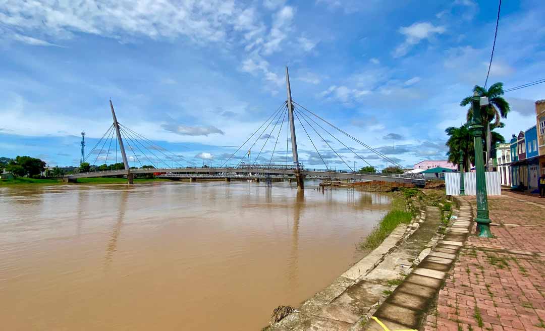 Rio Acre continua subindo na Capital e ultrapassa os 10 metros nesta sexta-feira