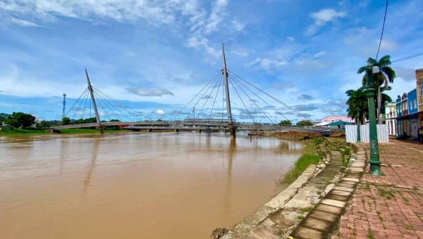 Rio Acre continua subindo na Capital e ultrapassa os 10 metros nesta sexta-feira