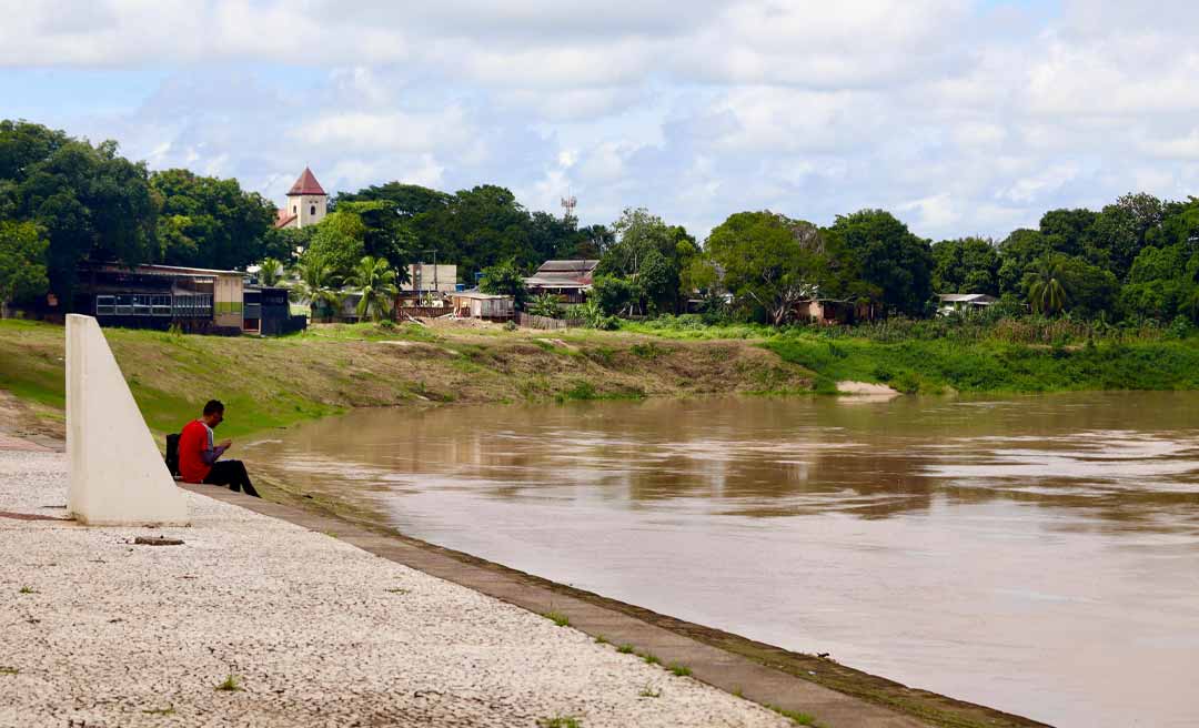 Nível do Rio Acre ultrapassa 11 metros neste sábado na Capital; apesar da elevação no manancial, situação é considerada estável