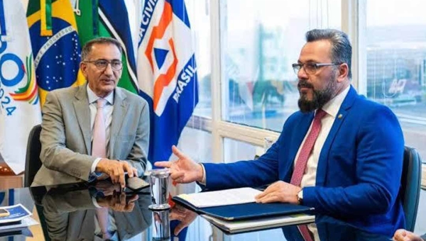 Senador Alan Rick articula solução definitiva para o fim dos lixões no Acre em reunião com ministro Waldez Góes