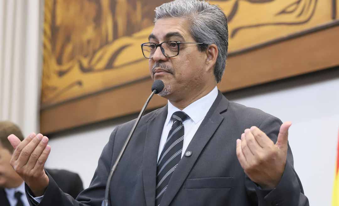 Edvaldo Magalhães diz que videoaula do concurso da Educação não tem critérios objetivos de avaliação e não descarta ‘chuva’ de judicialização