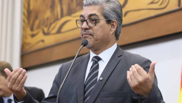 Edvaldo Magalhães diz que videoaula do concurso da Educação não tem critérios objetivos de avaliação e não descarta ‘chuva’ de judicialização
