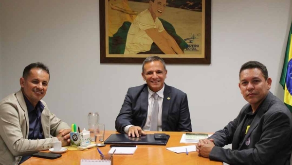 Durante agenda com o senador Marcio Bittar, Jerry pede apoio para implantação da área de livre comércio