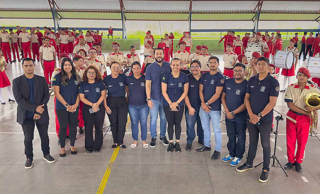 Desafio do Jarude chega à escola na Cidade do Povo e alunos disputam prêmio de R$ 20 mil