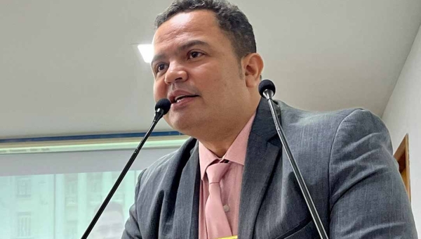 Grupo de vereadores puxado por Leôncio Castro pede o fim das viagens e diárias para cursos fora do Acre