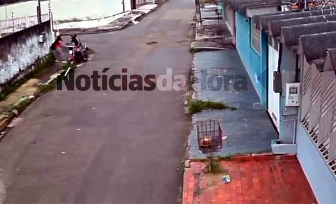 Vídeo mostra criminoso abordando estudante no bairro Castelo Branco, em Rio Branco; vítima reage a assalto
