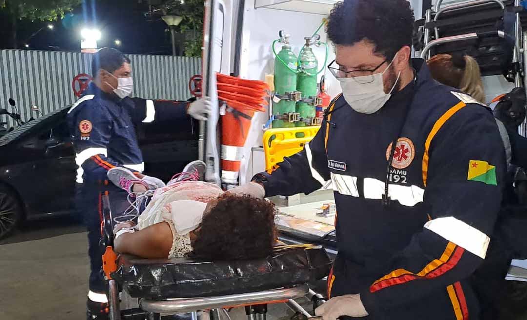 Mulher grávida em situação de rua pede socorro no Samu após ser ferida a faca em tentativa de feminicídio no Centro de Rio Branco