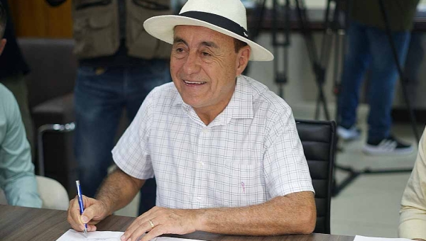 Bocalom instala comitê para acompanhar população em situação de rua