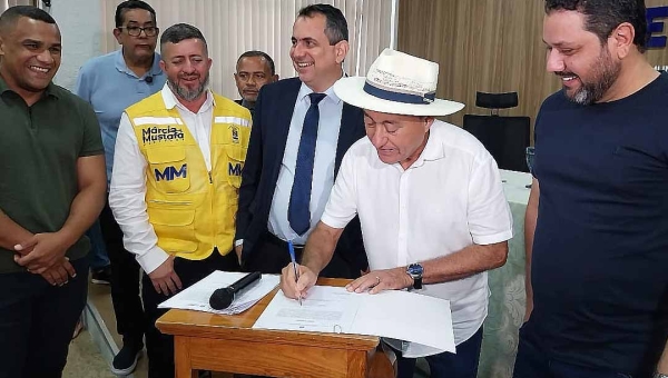 Prefeito Tião Bocalom assina ordens de serviço para seis obras em Rio Branco: “Desenvolvimento, geração de emprego e mais dignidade para a nossa gente”