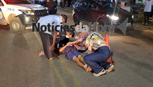 Idosa sofre traumatismo craniano após ser atropelada por moto a caminho da igreja na Estrada do Calafate, em Rio Branco