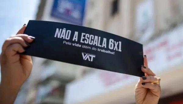 Tendo como pauta o fim da escala de trabalho 6 por 1, Movimento Sindical do Acre realiza ato unificado no Dia do Trabalhador na Capital