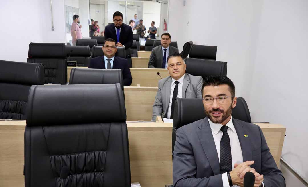 Sessão da Câmara de Rio Branco atrasa nesta quarta-feira por ausência de vereadores