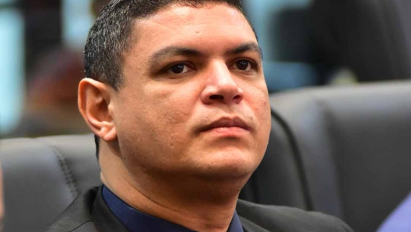 Deputado Pablo reage contra a proposta de reajuste da pauta fiscal do boi no Acre e propõe audiência pública