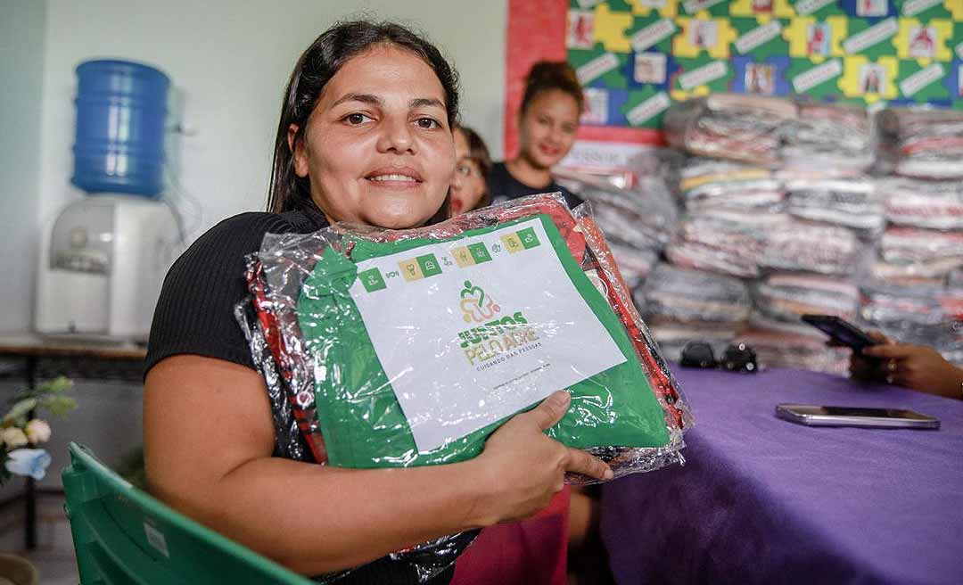 Mailza visita comunidades isoladas do Acre levando ações que aproximam o Estado da população