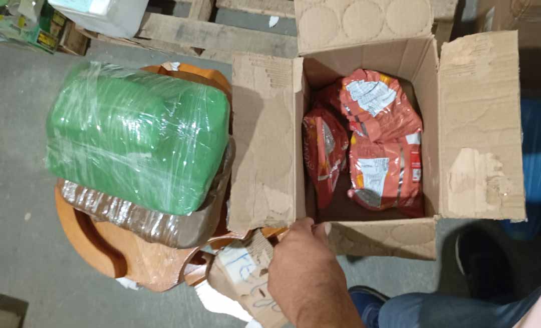 Polícia faz apreensão de maconha escondida em encomenda com bolachas em transportadora de Cruzeiro do Sul
