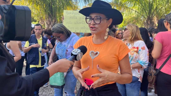 Profissionais da Educação fazem paralisação em Rio Branco cobrando valorização e cumprimento de direitos garantidos à categoria