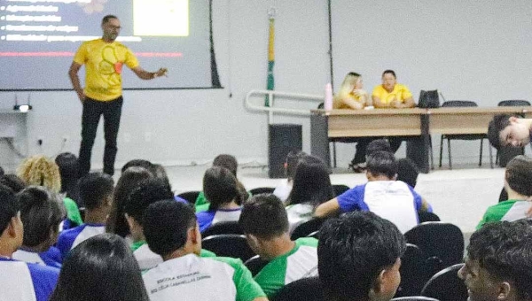 Prefeitura de Assis Brasil promove palestras nas escolas em alusão ao 18 de Maio