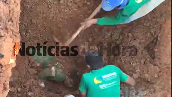 Trabalhador sobrevive a soterramento em obra da Saneacre; vítima realizava serviço de manutenção