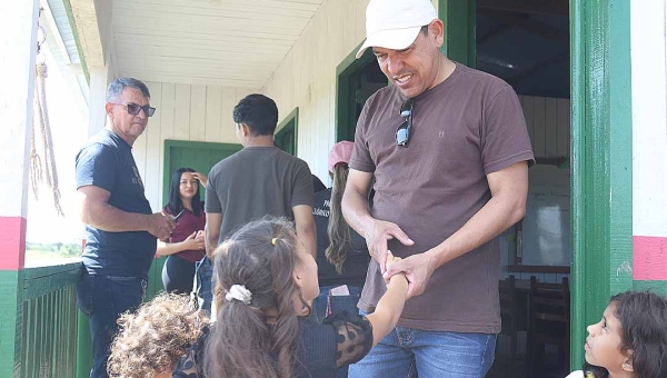 Prefeitura de Assis Brasil inaugura Escola Recife no Ramal do Recife