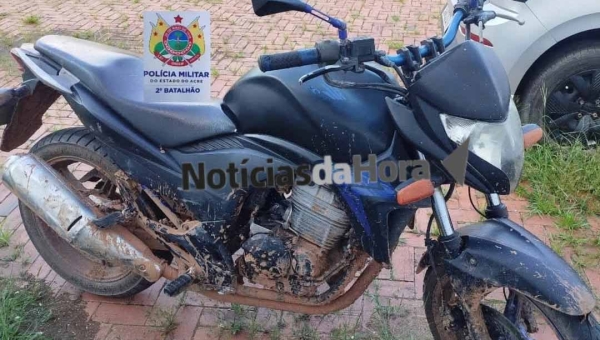 PM recupera motocicleta roubada usada em ataque a bar na Gameleira; investigações continuam para localizar os suspeitos