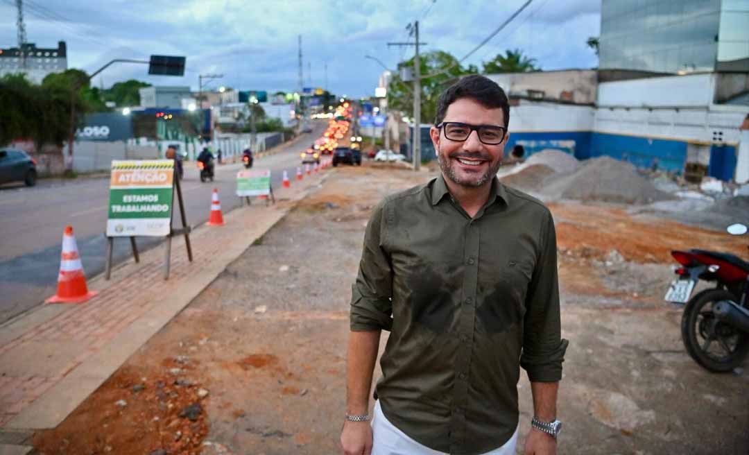 Em dia de “sextou”, Gladson vistoria obras do complexo viário da avenida Ceará, explica interdição e pede paciência