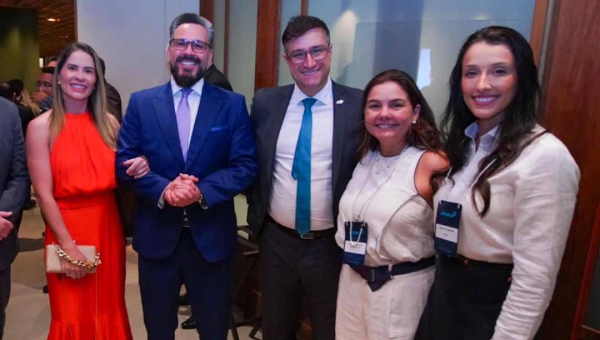 Senador Alan Rick é homenageado pela ABRASCA por garantir justiça fiscal às multinacionais brasileiras