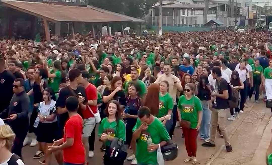 Marcha para Jesus reuniu 10 mil fiéis em Rio Branco; evento foi marcado por paradas para orações
