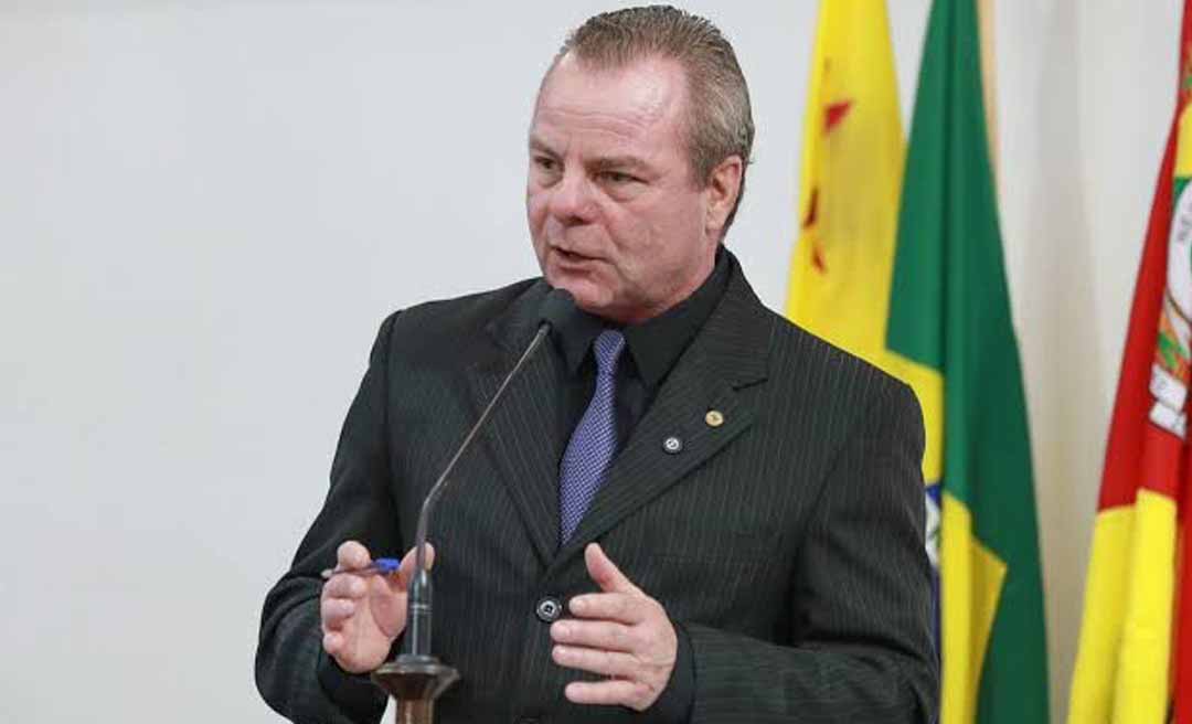 Longo protocola moção contra aumento do número de deputados federais e diz que medida prejudica o Acre