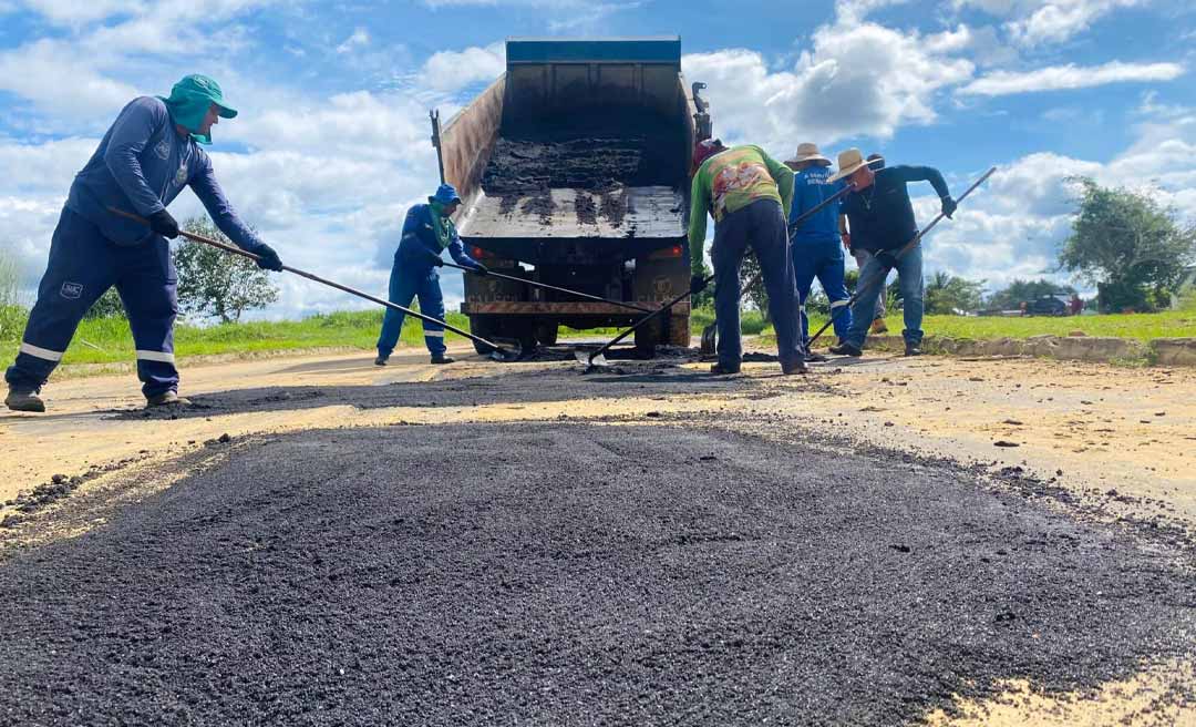 Parceria entre governo e prefeitura leva asfaltamento a ruas de Mâncio Lima com Operação Verão
