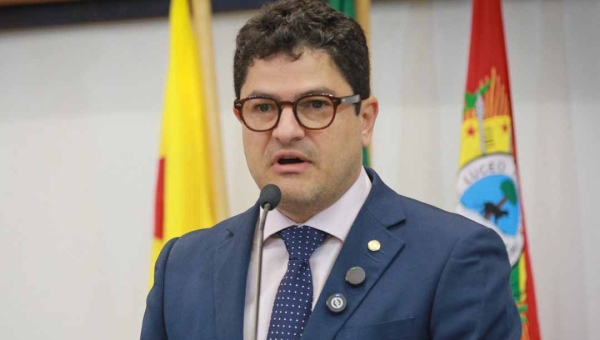 Eduardo Ribeiro classifica como “absurdo” aumento no número de deputados federais