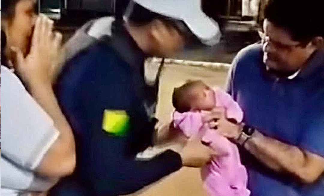 Policiais militares salvam bebê engasgada durante blitz da Lei Seca em Rio Branco
