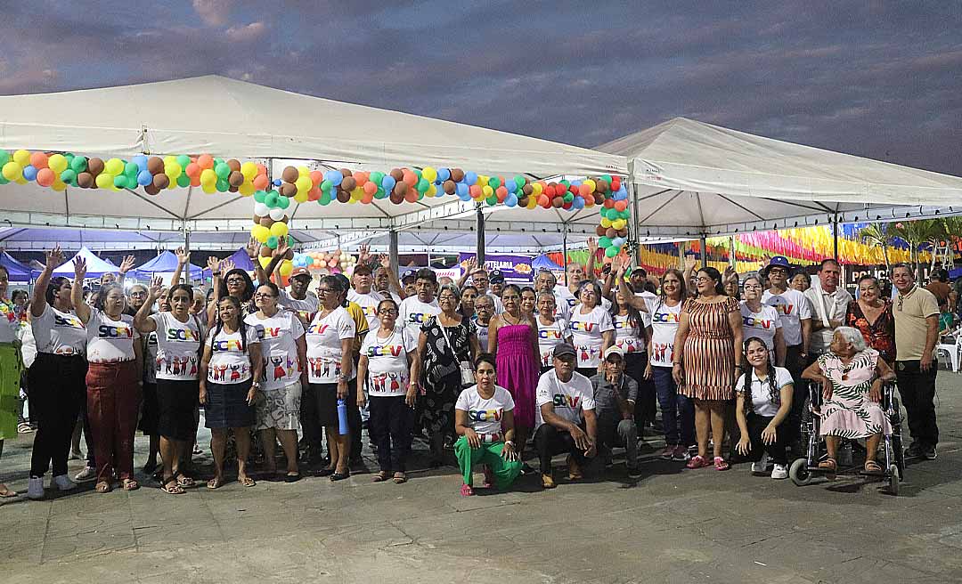 Prefeitura de Assis Brasil realiza Baile da Melhor Idade com muita alegria, dança e forró ao vivo