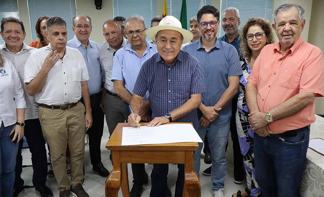 Bocalom sanciona Lei que reconhece CDL como de utilidade pública em Rio Branco: “Um passo importante para consolidar essa parceria”