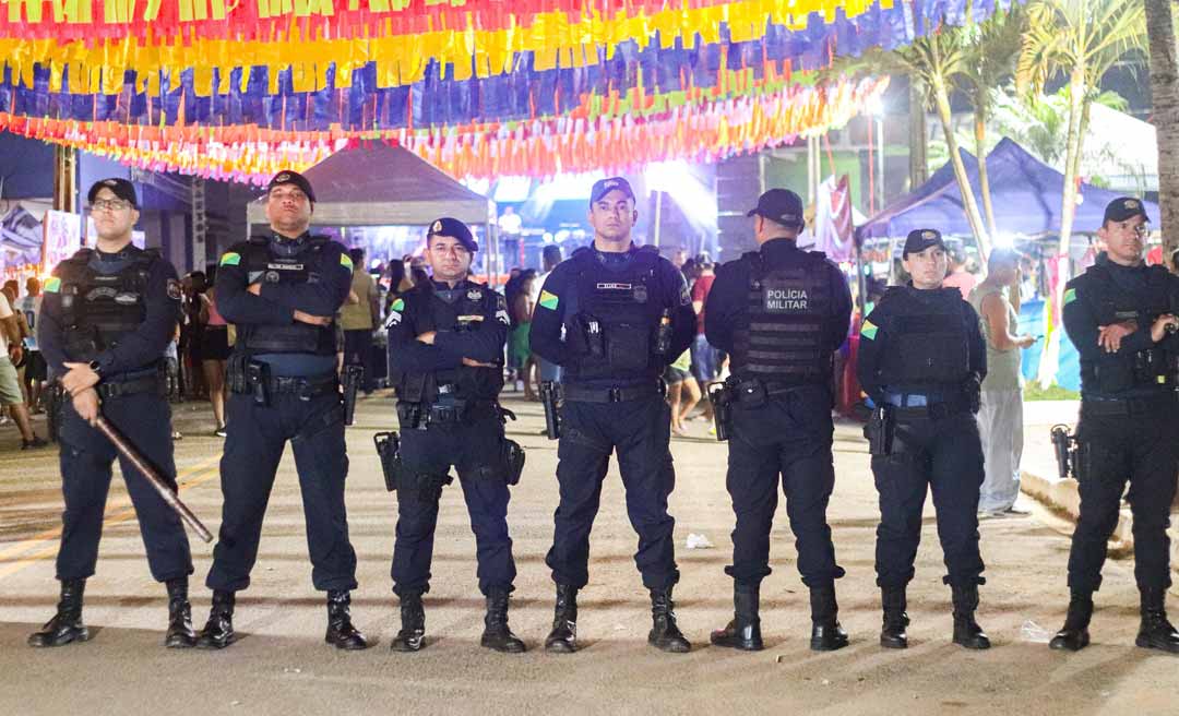 Primeira noite do Carnavassis 2025 movimenta Assis Brasil com shows, alegria e presença de autoridades