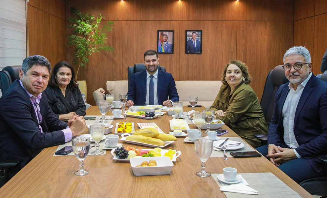 TCE-AC e Aleac assinam termo de cooperação para fortalecer a fiscalização e promover eficiência na administração pública