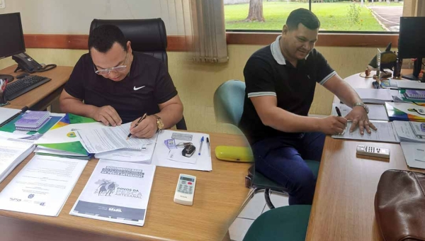 Superintendente Paulo Ximenes empossa novo engenheiro da pesca e fortalece piscicultura do Acre