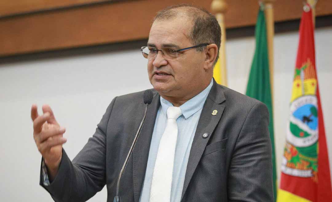 Ao defender Gladson, deputado Tanízio diz que governador não tem como saber de todos os problemas da Saúde