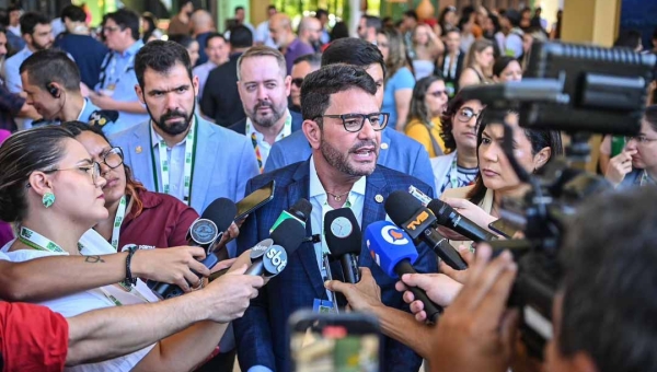 Na 15ª Reunião Anual do GCF, Gladson deixa o discurso do agronegócio de lado e fala em ‘nova economia florestal’